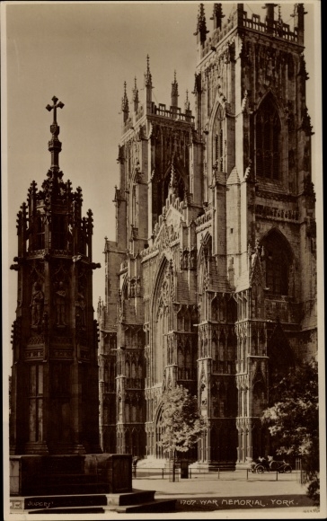 Ak York Yorkshire England, War Memorial, Cathedral, Judges 1707