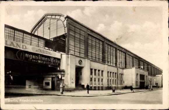 Ak Berlin Mitte, S Bahnhof Friedrichstraße, Straßenpartie, Augustiner Bräu
