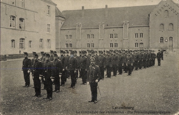 Ak Luxembourg, Freiwilligenkompagnie, Soldaten in Uniformen