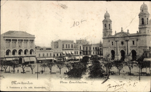 Ak Montevideo Uruguay,  Plaza Constitucion, Geschäfte, 