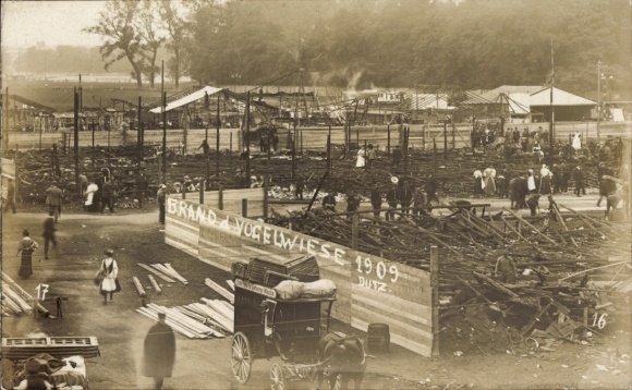 Foto Ak Dresden Altstadt Johannstadt, Festplatz Vogelwiese nach dem Brand 1909
