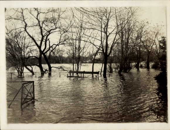 Foto Ak Braunschweig, Hochwasser der Oker 31. Dez. 1925, Überschwemmung im Bürgerpark