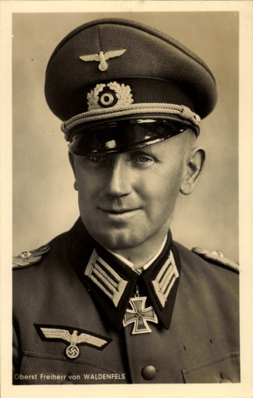 Ak Oberst Freiherr von Waldenfels, Ritterkreuzträger, Luftwaffe, Portrait, II. WK