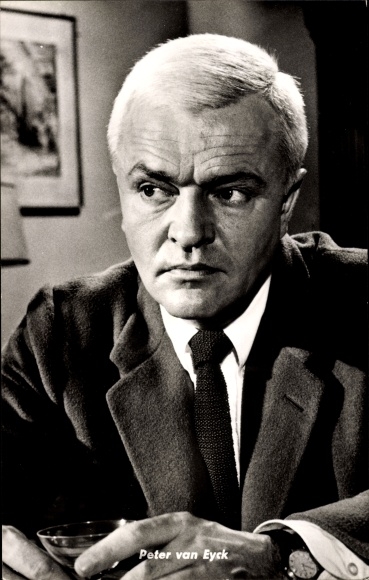 Ak Schauspieler Peter van Eyck, Portrait, Dr. Crippen lebt