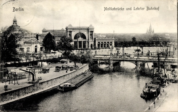Ak Berlin Tiergarten Moabit, Moltkebrücke, Lehrter Bahnhof, Schiffe auf der Spree