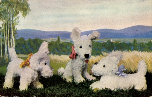 Ak Mutzipuppen und Mutzitiere, Stofftiere, drei weiße Hunde mit Schleifen