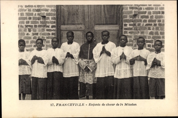 Ak Franceville Gabun, Enfants de choeur, portrait