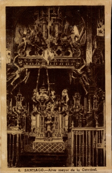 Ak Santiago de Compostela Galicien Spanien, Altar der Kathedrale  kunstvoll gestaltet, religiöse 
