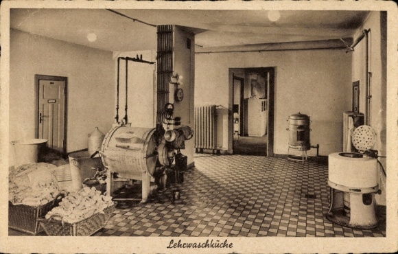 Ak Berlin Pankow Niederschönhausen, Friedrich Fröbel Haus, Kaiserin Augusta Str. 37, Lehrwaschküche