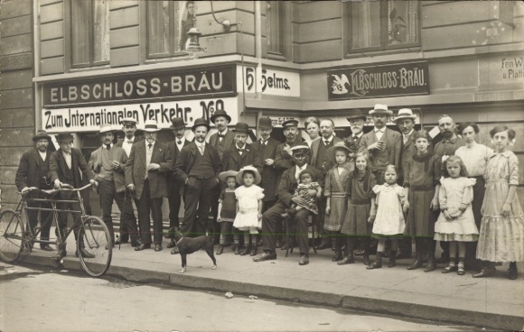 Foto Ak Hamburg, Gastwirtschaft H. Helms, Zum Internationalen Verkehr, Elbschloss-Bräu, Gruppenbild