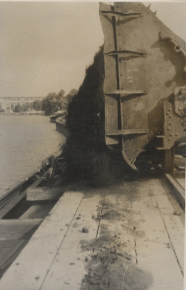 Original Foto Berlin Lichtenberg, Heizkraftwerk Klingenberg, Transportbahn, um 1946, ca. 12x17 cm