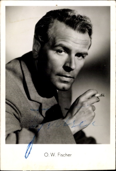 Ak Schauspieler O.W. Fischer, Portrait, Zigarette rauchend