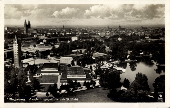 Ak Magdeburg an der Elbe, Ausstellungsgelände und Altstadt, Fliegeraufnahme