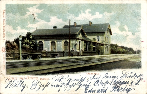 Ak Ostrau in Sachsen, Bahnhof Gleisseite