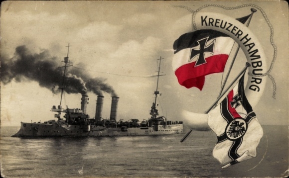 Ak Deutsches Kriegsschiff, Kreuzer Hamburg, Flaggen