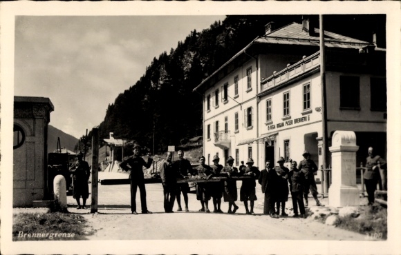 Ak Brenner Tirol, An der Grenze, Schranke, Zollamt