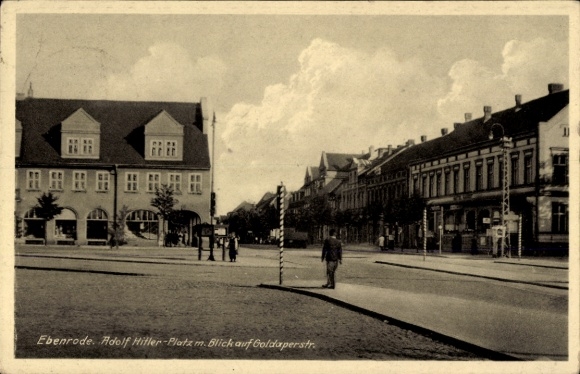 Ak Nesterow Stallupönen Ebenrode Ostpreußen,  Adolf Hitler-Platz, Blick auf Goldaperstraße