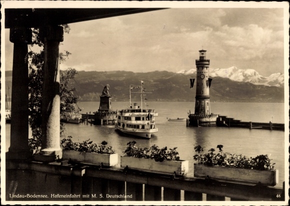 Ak Lindau im Bodensee, Hafeneinfahrt, Schiff MS Deutschland, Leuchtturm