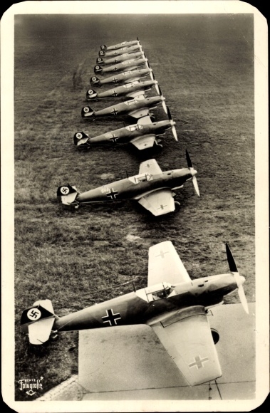 Ak Deutsche Luftwaffe, Jagdeinsitzer Messerschmitt Me Bf 109 B, Staffel vor dem Start