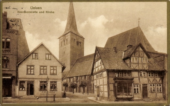 Ak Uelzen in Niedersachsen,  Veersserstraße, Kirche,  Gebäude