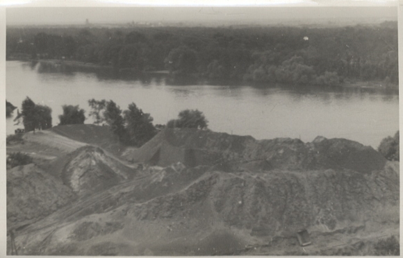 OFoto Berlin Lichtenberg, Blick über die Spree, Heizkraftwerk Klingenberg, um 1946, ca.  12x17 cm