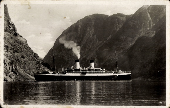 Ak Norwegen, HSDG Dampfer in einem Fjord, Monte Sarmiento