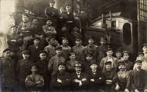 Foto Ak Dessau in Sachsen Anhalt, Männer-Gruppenfoto