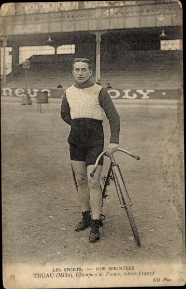 Ak Radrennfahrer Thuau, Millo, Sprinter, Französischer Meister 1903, Radrennbahn