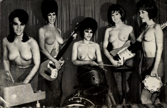 Foto Barbusige Frauen mit Musikinstrumenten, Erotik