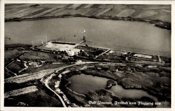 Ak Ilmenau in Thüringen, Fliegeraufnahme vom Freibad und Umgebung