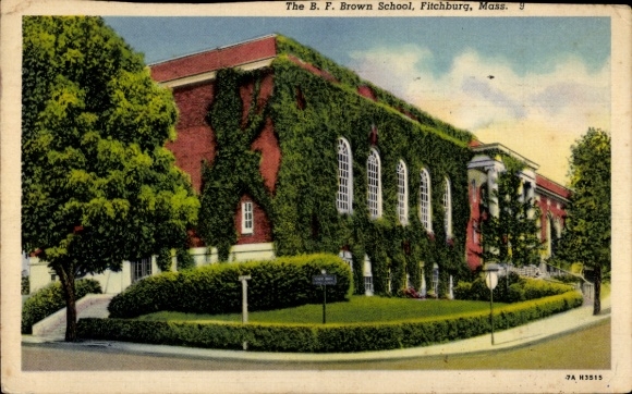Ak Fitchburg Massachusetts USA, B. F. Brown School,  grüne Fassade, 
