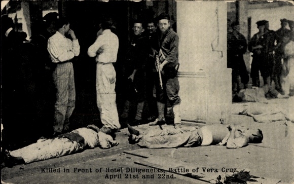 Foto Ak Vera Cruz Mexiko, Hotel Dilicencias getötete Männer, Revolution
