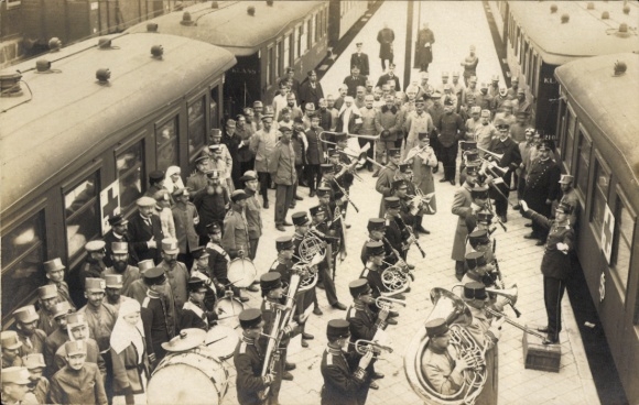 Ak Örebro Schweden, Kgl. Leibregiment Grenadier-Musikkorps, Invalidentag 1917