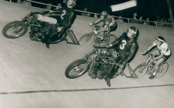 Foto Steherrennen, Radrennfahrer mit Schrittmacher