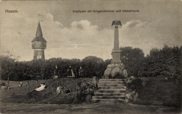 Ak Husum in Nordfriesland, Stadtpark mit Kriegerdenkmal und Wasserturm