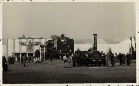 Foto Ak Braunschweig, Reichsausstellung 100 Jahre Staatsbahn 1938, Halle, Reichsadler