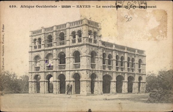 Ak Kayes Mali,  aus Afrika, Gebäude, Text in Französisch, Stempel auf Rückseite