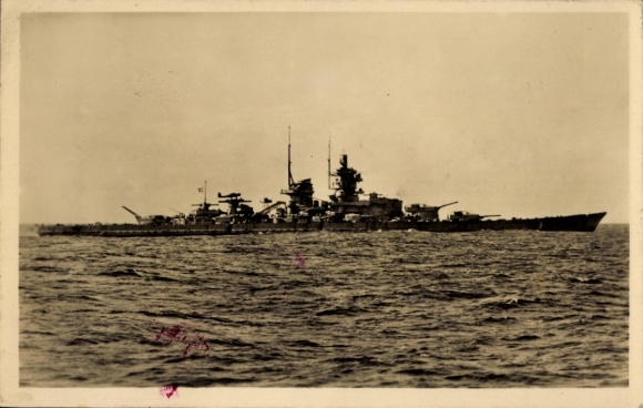 Ak Deutsches Schlachtschiff auf erfolgreicher Feindfahrt