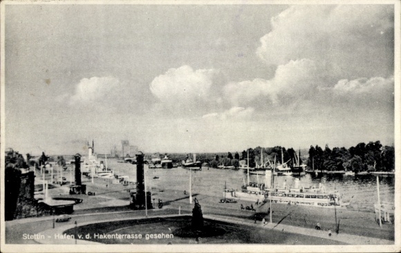 Ak Szczecin Stettin Pommern, Stettin Hafen, Schiffe, Hakenterrasse, Wasser, Wolken