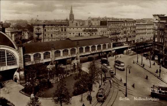 Ak Berlin Schöneberg, Blick auf den Hochbahnhof Nollendorfplatz, Straßenbahnen