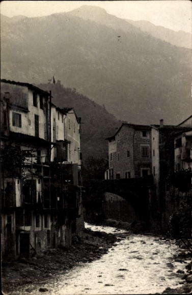 Ak Soller Mallorca Balearische Inseln, Fluss, Brücke, Häuser, Berge, Schwarz-Weiß-Foto