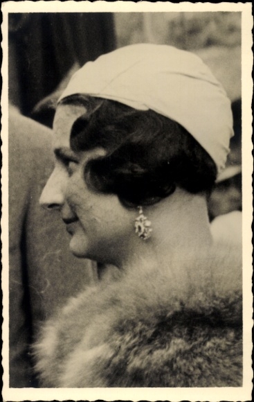 Ak Königin Astrid, Portrait