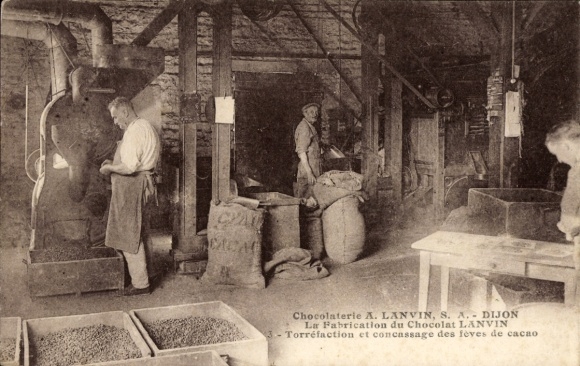 CPA Dijon Côte d'Or, Fabrication du Chocolat Lanvin, Torréfaction et concassage des fèves de cacao