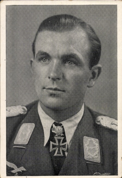 Ak Ritterkreuzträger Major Herbert Ihlefeld, Luftwaffe, Portrait, VDA Fi 2a