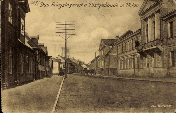 Ak Jelgava Mitau Lettland, Das Kriegslazarett, Postgebäude,  Straßenansicht,  