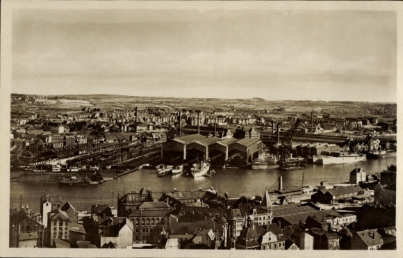 Ak Kiel, Blick vom Rathaus nach Gaarden, Hafen, Marinewerft