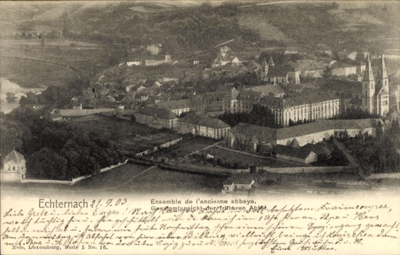Ak Echternach Luxemburg, Luftaufnahme von  alte Abtei, Landschaft, 