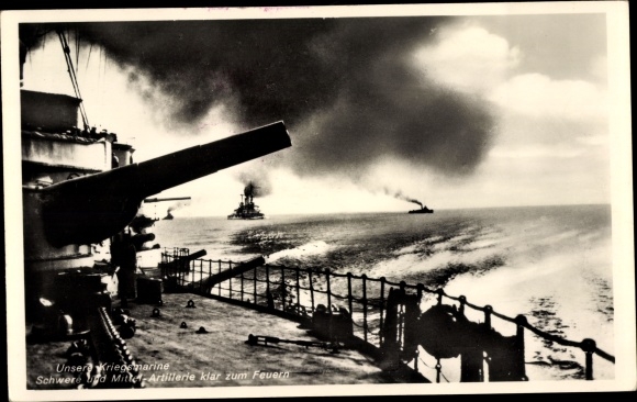 Ak Deutsches Kriegsschiff, Schwere und mittlere Artillerie klar zum Feuer, Kriegsmarine