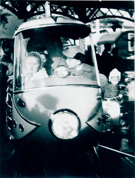 Foto Wird dir schlecht, Liebling?, Kinder in einem Karussell