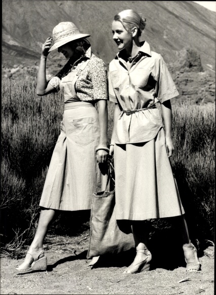 Foto Mode, Hemdbluse, Rock und Schürzenrock im Khakilook, Modell Lucie Linden, Sommer 1977